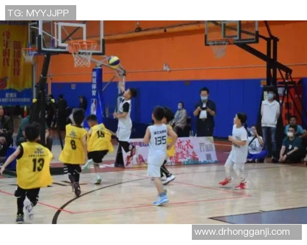 赛后复盘:成都篮球队与上海篮球队的团队协作与战术分析探讨